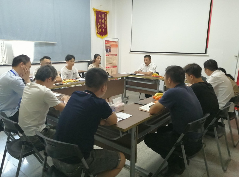 情暖中秋，，，，，共话未来